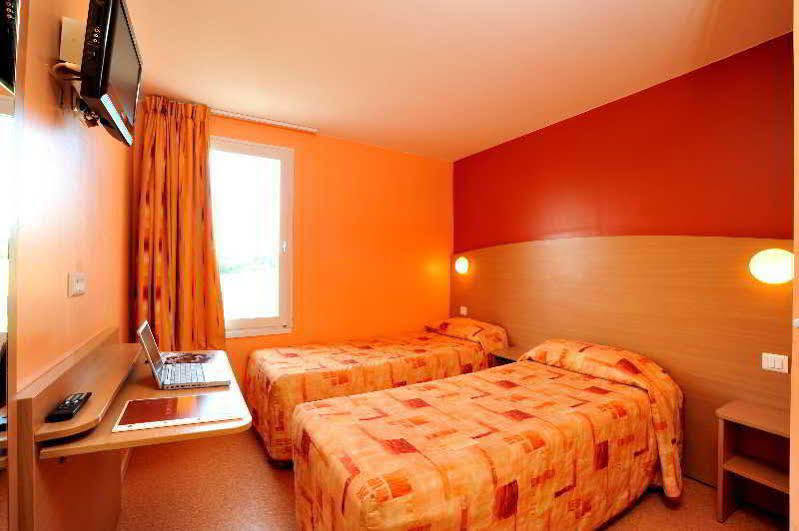 Hotel Initial By Balladins Roissy Cdg / Saint-Mard Kültér fotó